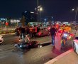 אופנוע עם 2 רוכבים נפגע מרכב בשד' משה דיין בראשון לציון