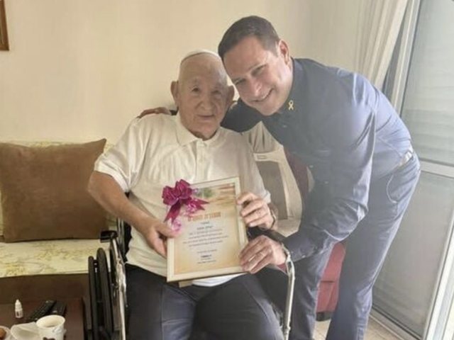 מתוך עמוד הפייסבוק של רז קינסטליך