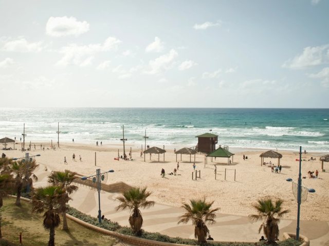 חוף הים ראשון לציון depositphotos