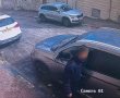 "חייך, אכלת אותה": הפורץ השלומיאל לא הבחין במצלמת האבטחה