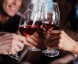 מתכננים לשתות יין בפסח? שתיית יין אדום לצד ארוחה במתינות יכולה להפחית את הסיכון לסוכרת ב-14%   