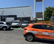 תאונת עבודה במוסך בראשון לציון - רכב נפל מגובה ופצע שני פועלים